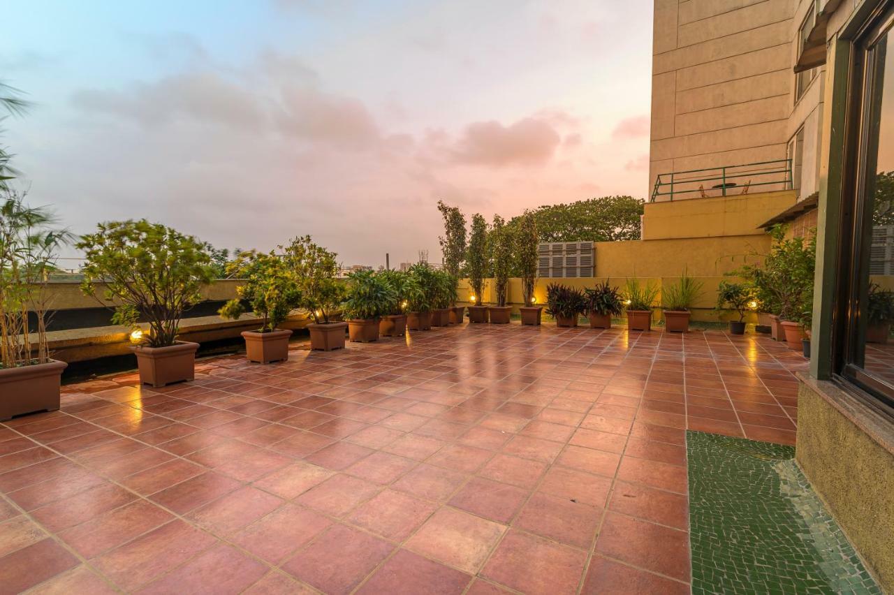 Budget Inn Bellevue Surat Exterior photo